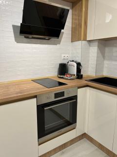 Central 1 bedroom condo with parking on site - 8
