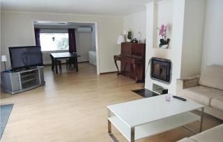 Amazing Home In Ljungby With Lake View - Bolmstad - 8