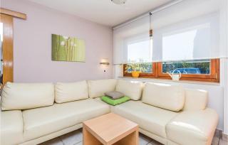 1 Bedroom Gorgeous Apartment In Rijeka - Rijeka - 2