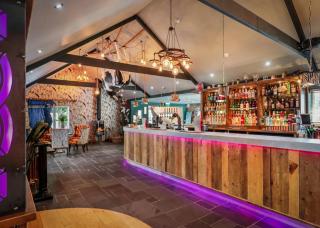 Noble Court Holiday Park - Narberth - 3