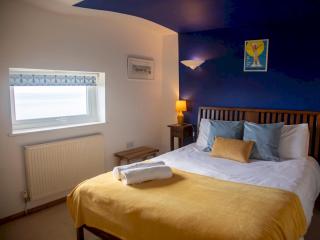 Pass the Keys Beachfront ultramarine boho getaway - Brighton & Hove - 8