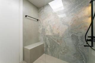 Veluxa - Renovated 1BHK next to Golf - 1