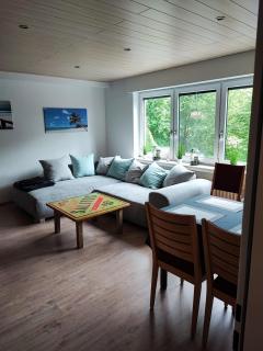 Ferien - und Monteurwohnung am Freibad - Büren - 7