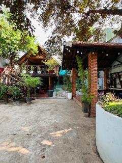 Homestay Nhà Sàn Bên Suối - Buôn Ma Thuột - 0