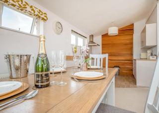Hawthorn Glen Lodges - Downham Market - 1
