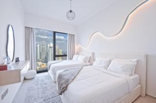 Venetian - Refined 2BR at Grande Tower, Burj & Fountain views - 8