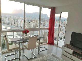 Único apartamento con impresionantes vistas al mar - Benidorm - 2