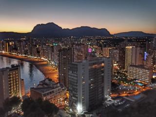 Único apartamento con impresionantes vistas al mar - Benidorm - 7