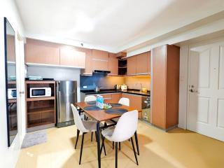 2012T2 Avida Towers Cebu IT Park 1Bedroom Unit Queen Bed - 2