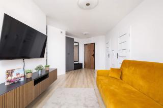 Elegant Apartment with Parking near Tauron Arena Kraków by Noclegi Renters - 5