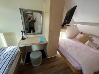 Special accommodation for Business, Commercial or Professional Guests - 7