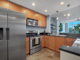 Luxurious 2 Beds 2 Baths Downtown Apartment - 5