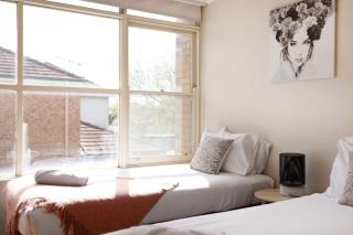 Domi Rentals - The Murra Apartment - Carnegie - 1