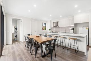 Domi Rentals - The Jaguar Home - 8