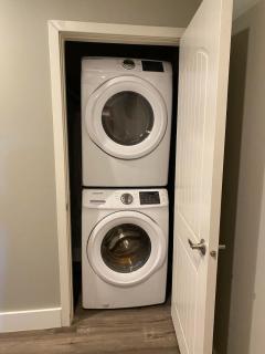 Cle Suites 3BR 2BA 5 min Walk to Cle Clinic Unit 2 - 1