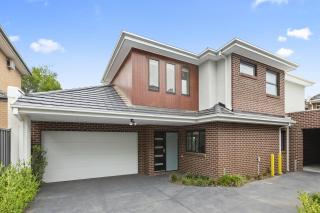 Domi Rentals - The Cantala Residence - Clayton North - 9