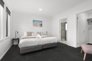 Domi Rentals - The Cantala Residence - Clayton North - 2