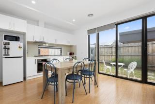 Domi Rentals - The Wordsworth Residence - Clayton North - 7