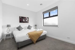 Domi Rentals - The Wordsworth Residence - Clayton North - 4
