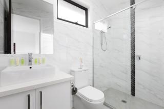 Domi Rentals - The Wordsworth Residence - Clayton North - 2