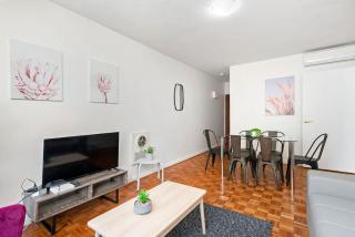 Domi Rentals - The Cozy Balaclava - Melbourne - 2