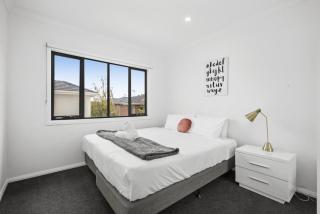 Domi Rentals - The Browns Residence - Clayton North - 2