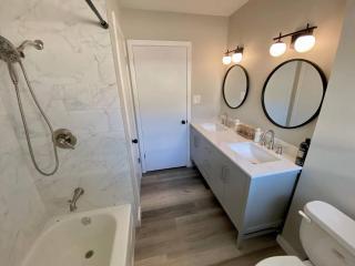 3-BR Getaway Ideal for Families - 4