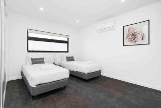 Domi Rentals - The Hampton Homes - Moorabbin - 2