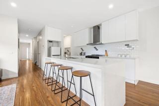 Domi Rentals - The Rayhur Residence - Clayton North - 0