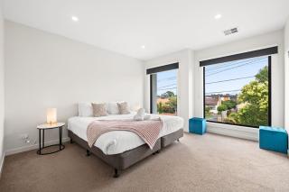 Domi Rentals - The Rayhur Residence - Clayton North - 4