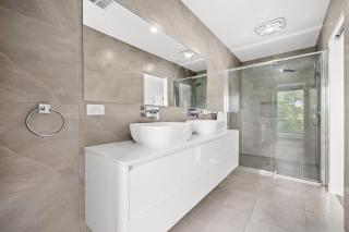 Domi Rentals - The Rayhur Residence - 1