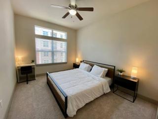 Vargos Longterm Gym pool 2B2B King fully equipped - Houston - 1
