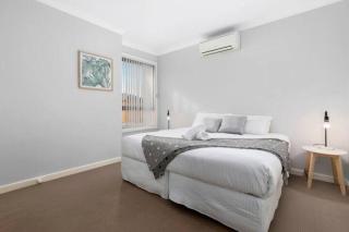 Domi Rentals - The Lona Townhouse - Clayton North - 2