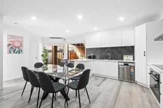 Domi Rentals - The Kanooka Home - Clayton North - 7