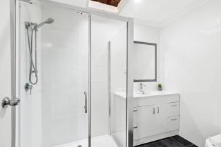 Domi Rentals - The Kanooka Home - Clayton North - 3