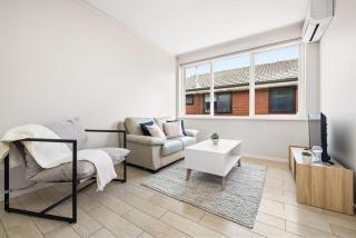Domi Rentals - The Carlisle Apartments - 9