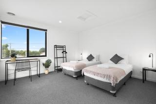 Domi Rentals - The Main Residence - Clayton North - 3