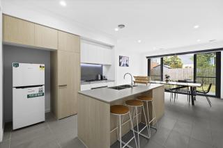Domi Rentals - The Main Residence - Clayton North - 2