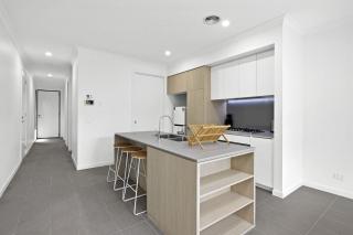 Domi Rentals - The Main Residence - Clayton North - 1