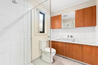 Domi Rentals - The Stockdale Home - Clayton North - 4