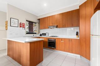 Domi Rentals - The Stockdale Home - Clayton North - 2