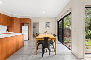 Domi Rentals - The Stockdale Home - Clayton North - 1