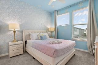 Endless Entertainment at Solara Pool Arcade Disney - 6