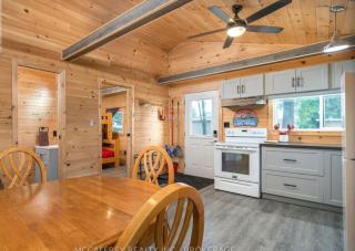 Hay Bay Haven on the Water - Deseronto - 4