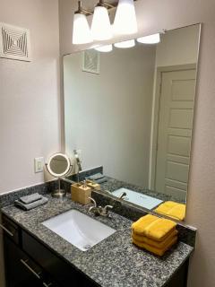 Westchase Longterm Poo Gym King fully equipped - Houston - 6