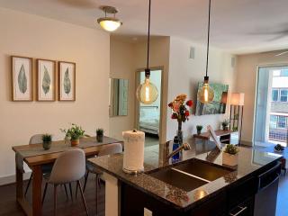Westchase Longterm pool 2B2B King fully equipped - Houston - 0