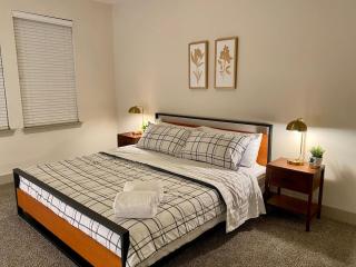Westchase Modern Long-term King Bed fully equipped - Houston - 0