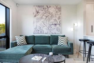 Modern Townhouse by Mangere Mountain near Airport - Auckland - 2