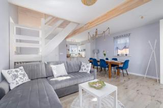 Dom Wakacyjny Kropla Bałtyku z Ogrodem by Noclegi Renters - Darłowo - 4