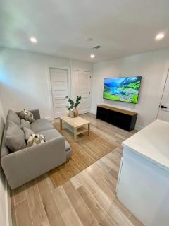 Secure Cozy Tiny Home Central Houston - Houston - 7